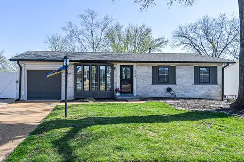 333 Burncoate Dr, Saint Louis, MO 63129