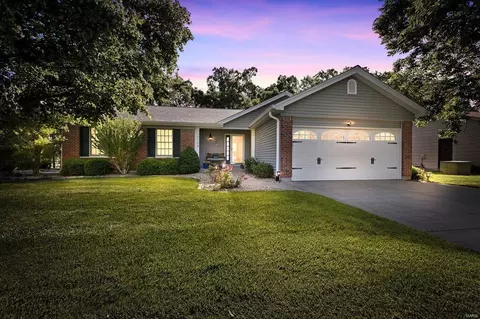 178 Rockaway Dr, O'fallon, MO 63368