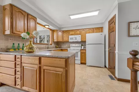Kitchen - 178 Rockaway Dr, O'fallon, MO 63368 photo 1 of 2