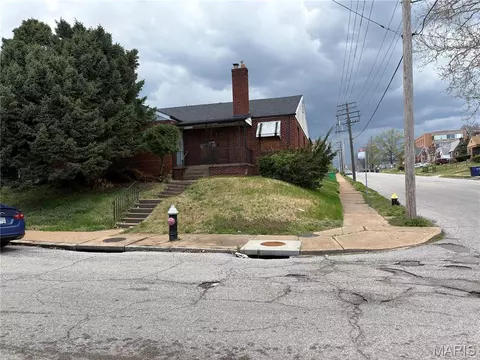 8459 Newby St, Saint Louis, MO 63147