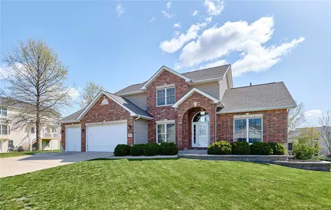 Exterior - 1702 Jacobs Pillow Dr, Saint Peters, MO 63376 photo 2 of 11