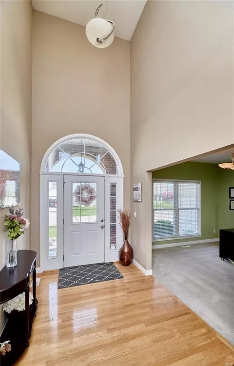Entry Way - 1702 Jacobs Pillow Dr, Saint Peters, MO 63376 photo 2 of 4