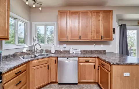 Kitchen - 1702 Jacobs Pillow Dr, Saint Peters, MO 63376 photo 4 of 4