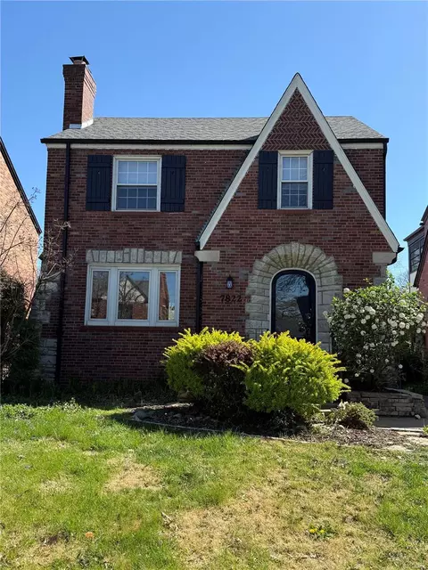 7822 Cornell Ave, University City, MO 63130