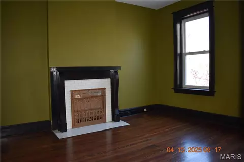 Living - 3522 S Compton Ave, Saint Louis, MO 63118 photo 6 of 6
