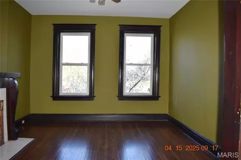 Living - 3522 S Compton Ave, Saint Louis, MO 63118 photo 5 of 6