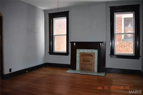 Living - 3522 S Compton Ave, Saint Louis, MO 63118 photo 4 of 6