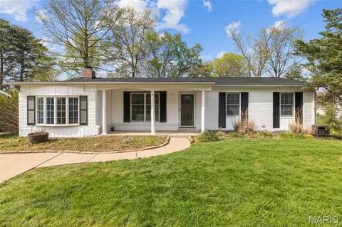 105 Whitewater Dr, Manchester, MO 63011 photo 1