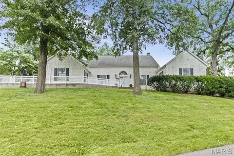 110 Fullerton Rd, Belleville, IL 62226