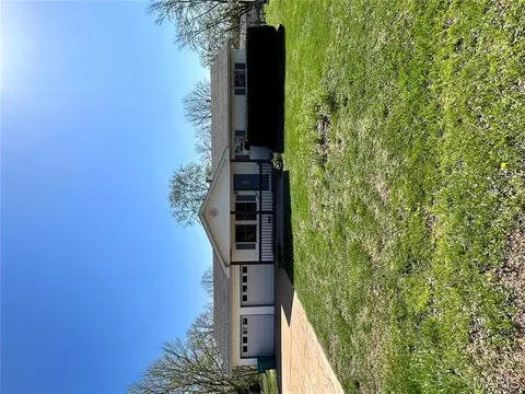 539 Johnson St, Bourbon, MO 65441 photo 1