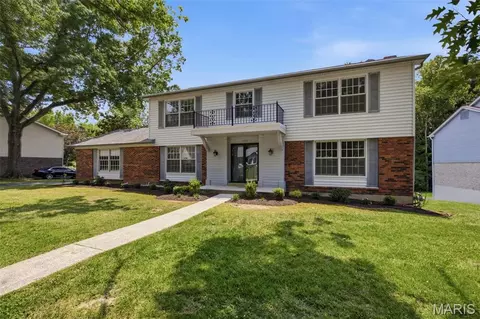 14336 Bramblewood Ct, Chesterfield, MO 63017