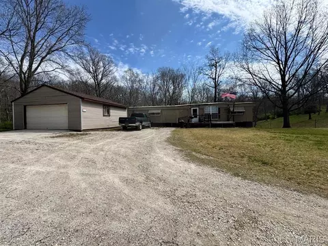 30519 Beth Dr, Wright City, MO 63390 photo 1