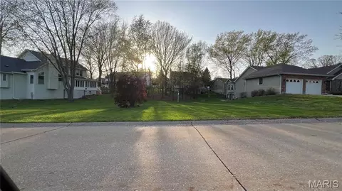 707 Jerome Dr, Festus, MO 63028