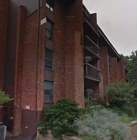 514 Coeur De Royale Dr #202, Saint Louis, MO 63141
