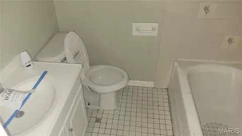 Bath - 5216 S Compton Ave, Saint Louis, MO 63111 photo 1 of 1
