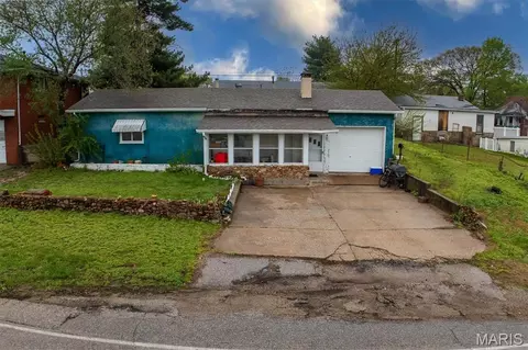 516 N Old Edwardsville Rd, Roxana, IL 62084