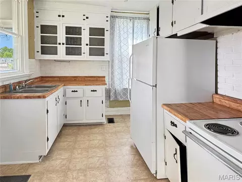Kitchen - 110 E 6th St, Washington, MO 63090 photo 4 of 6