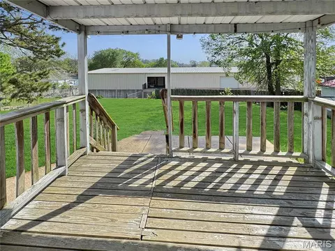 Exterior - 110 E 6th St, Washington, MO 63090 photo 5 of 7