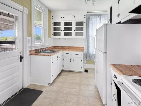 Kitchen - 110 E 6th St, Washington, MO 63090 photo 1 of 6