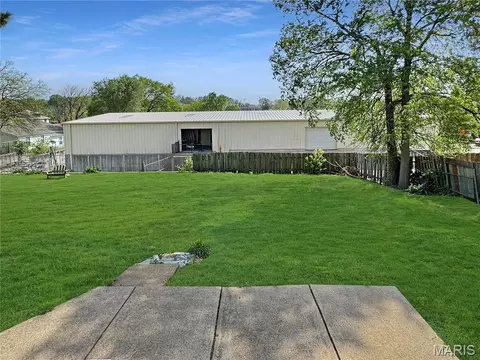 Exterior - 110 E 6th St, Washington, MO 63090 photo 6 of 7