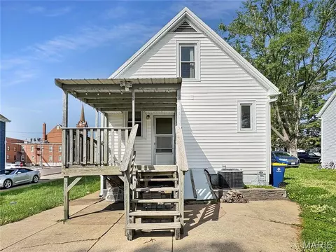 Exterior - 110 E 6th St, Washington, MO 63090 photo 7 of 7
