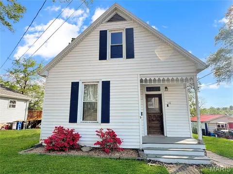 110 E 6th St, Washington, MO 63090