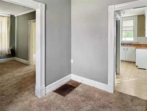 Entry Way - 110 E 6th St, Washington, MO 63090 photo 2 of 3