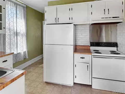 Kitchen - 110 E 6th St, Washington, MO 63090 photo 3 of 6