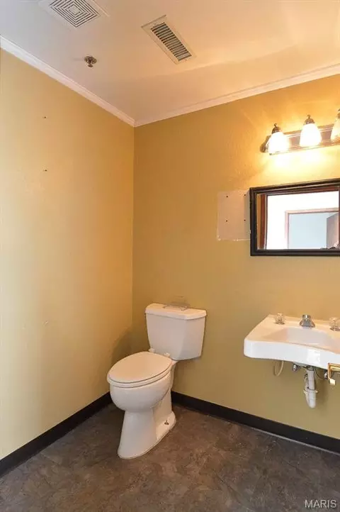 Bath - 620 N Main St, Hoyleton, IL 62803 photo 1 of 8