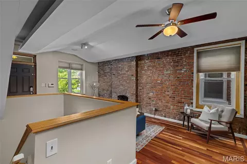 3318 Sidney St, Saint Louis, MO 63104 photo 7