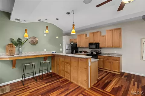 3318 Sidney St, Saint Louis, MO 63104 photo 8