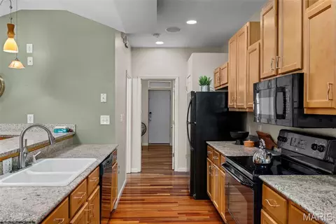 3318 Sidney St, Saint Louis, MO 63104 photo 17