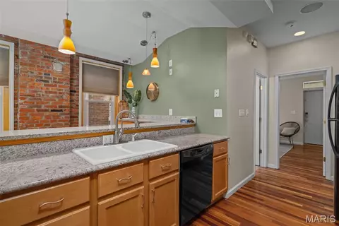 3318 Sidney St, Saint Louis, MO 63104 photo 13