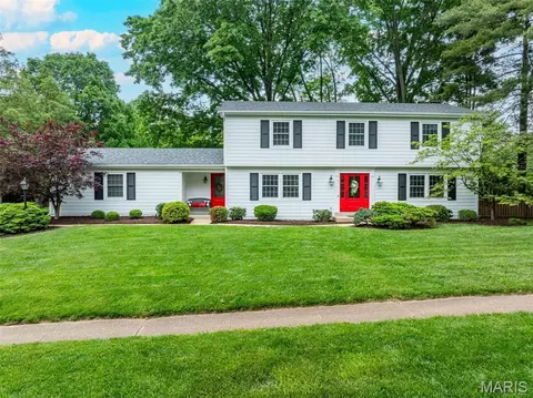 13622 Peacockfarm Rd, Saint Louis, MO 63131