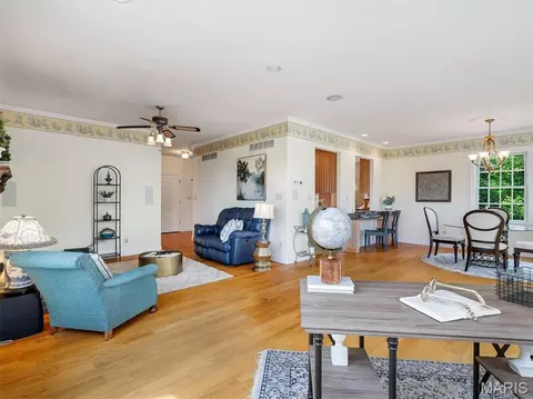 Living - 590 Fairway Dr, Union, MO 63084 photo 6 of 8
