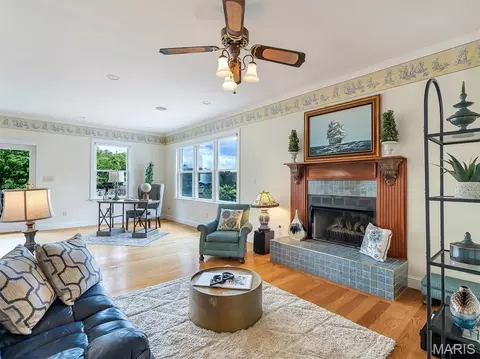 Living - 590 Fairway Dr, Union, MO 63084 photo 5 of 8