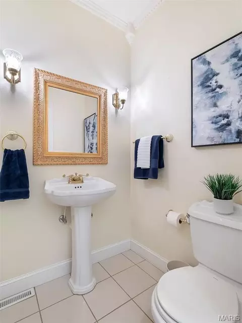 Bath - 590 Fairway Dr, Union, MO 63084 photo 1 of 8