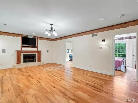 Living - 590 Fairway Dr, Union, MO 63084 photo 8 of 8