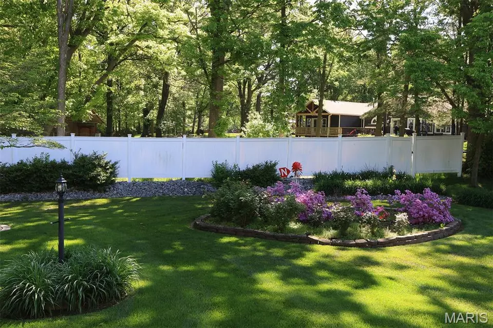 Exterior - 610 N Harrison St, Trenton, IL 62293 photo 11 of 21