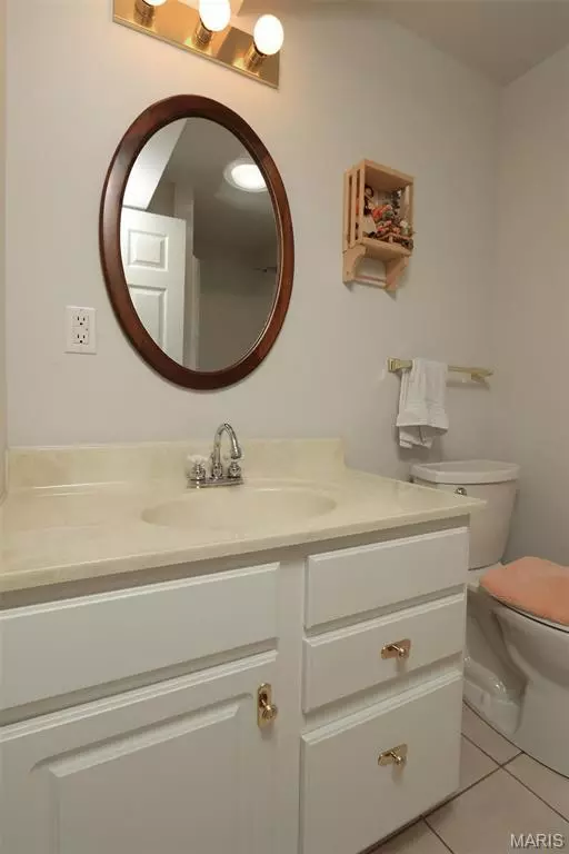 Bath - 610 N Harrison St, Trenton, IL 62293 photo 7 of 8