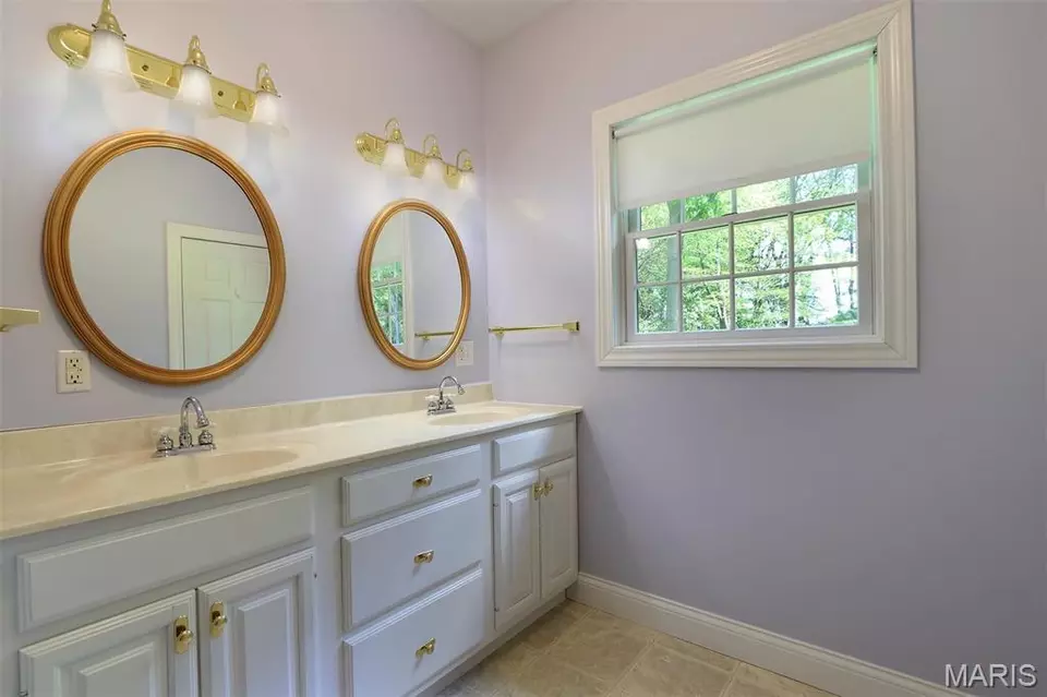 Bath - 610 N Harrison St, Trenton, IL 62293 photo 3 of 8