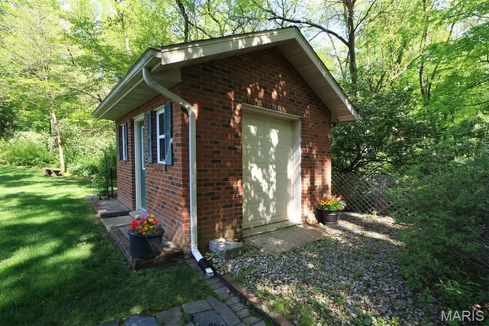 Exterior - 610 N Harrison St, Trenton, IL 62293 photo 15 of 21