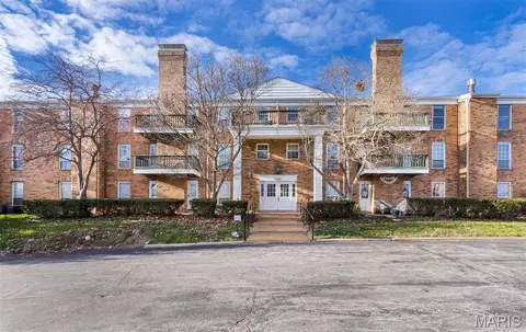 10381 Oxford Hill Dr #14, Saint Louis, MO 63146