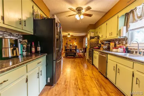 Entry Way - 211 Elm, Bertrand, MO 63823 photo 1 of 5