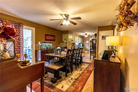 Dining - 211 Elm, Bertrand, MO 63823 photo 2 of 3