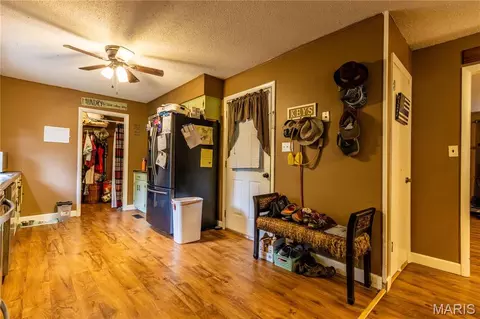 Entry Way - 211 Elm, Bertrand, MO 63823 photo 2 of 5