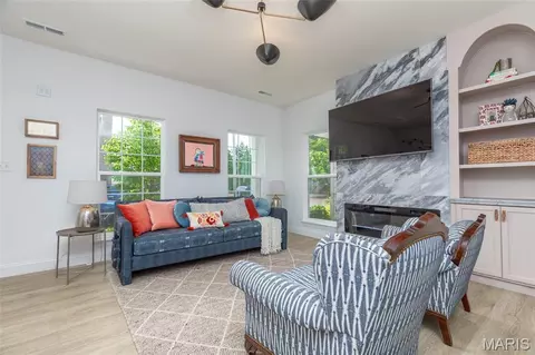 2123 Boardman St, Saint Louis, MO 63110 photo 3