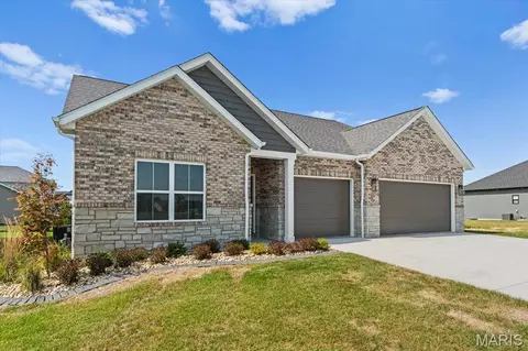 Exterior - 641 Ambrose Dr, O'fallon, IL 62269 photo 5 of 6