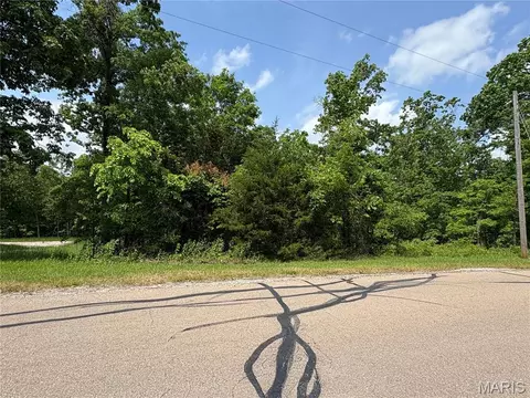 5046 Port Perry Dr, Perryville, MO 63775