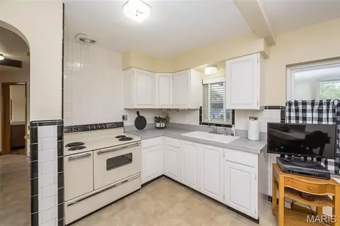 7401 Sharp Ave, Saint Louis, MO 63116 photo 8